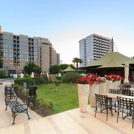 Royal Sea View 1 *